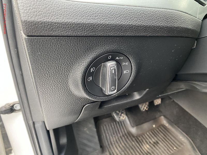 Škoda Superb (2017) 2.0TDi, ČR, SportLine - fotka 15 z 19