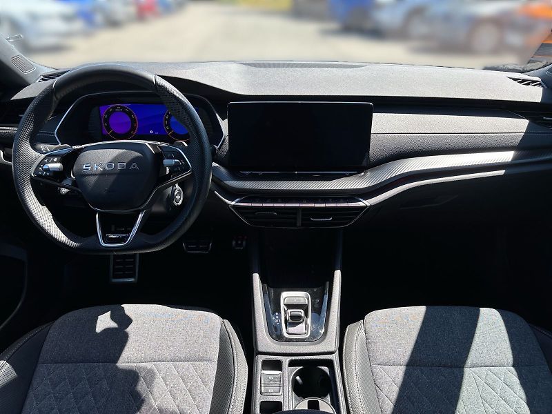 Škoda Octavia (2025) Combi 1.5 TSI M-HEV DSG Sportl - fotka 5 z 30