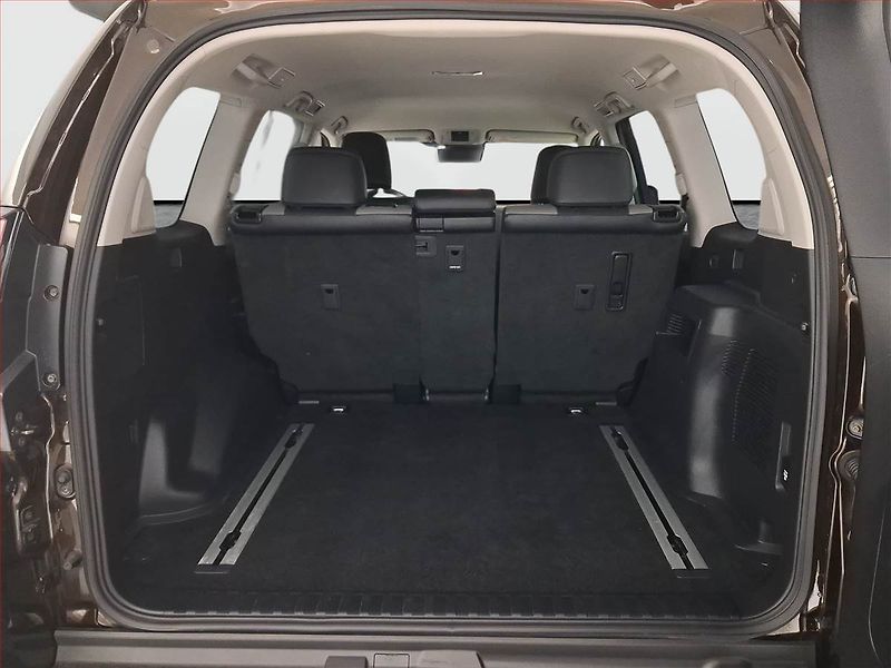 Toyota Land Cruiser (2023) 2.8 D-4D - fotka 14 z 28