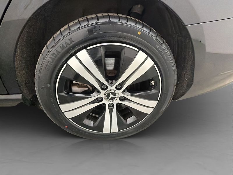 Mercedes-Benz Třídy C 300e Kamera Tažné - fotka 33 z 35