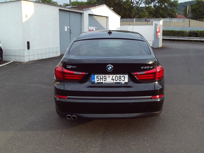 BMW Řada 5 530d xDrive - fotka 5 z 14