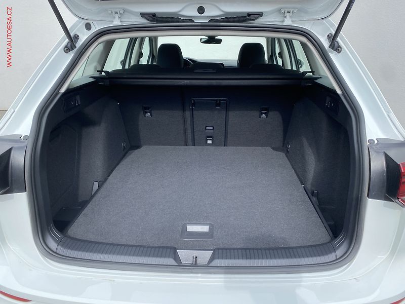 Volkswagen Golf (2022) 2.0 TDi, ČR, Life, LED - fotka 7 z 19