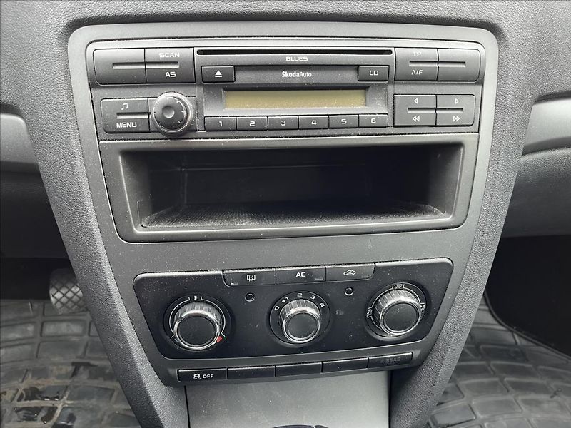 Škoda Octavia 1,2 TSi DSG KLIMA SERVIS STK - fotka 16 z 33