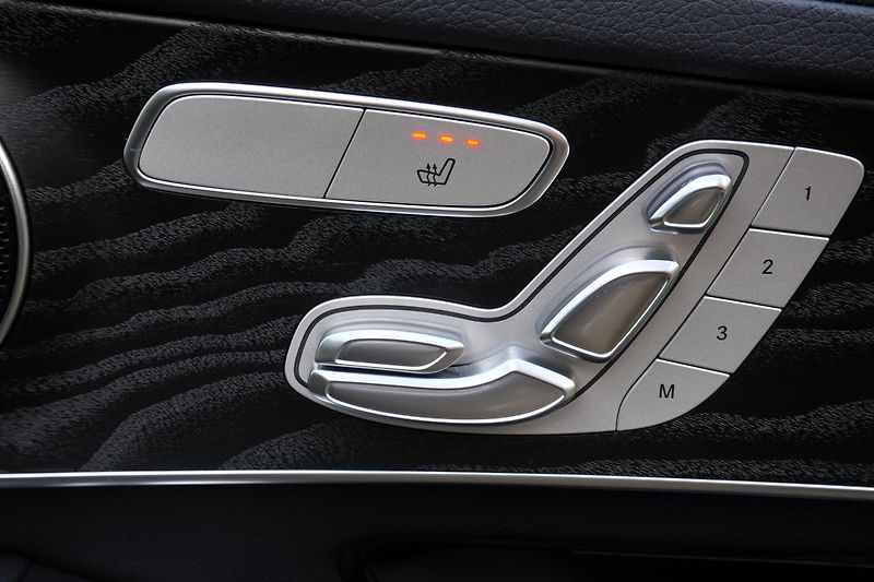 Mercedes-Benz GLC 300e, 4Matic, ČR, Vzduch - fotka 32 z 33