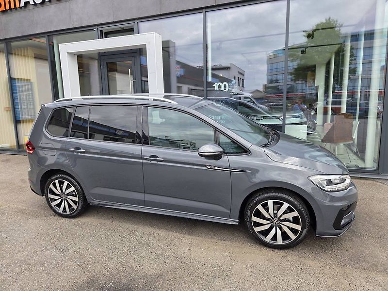 Volkswagen Touran (2026) 1.5 TSI R-line DSG 7míst - fotka 4 z 46