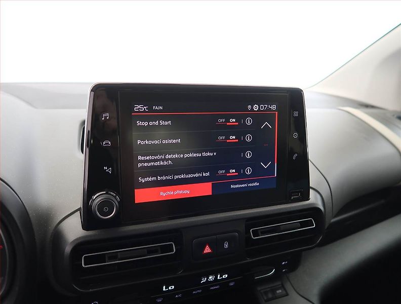 Citroën Berlingo (2020) Feel 1.2 PureTech, 7Míst, 1Maj - fotka 17 z 25