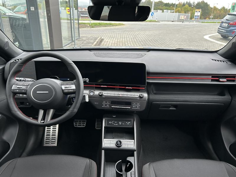 Hyundai Kona 26 1,6 T-GDI DCT HP N LINE - fotka 10 z 31