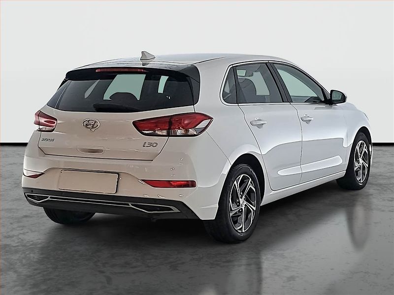 Hyundai i30 (2024) 1.0 T-GDI, Automat, Serv.kniha - fotka 5 z 16