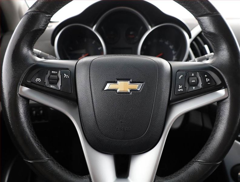 Chevrolet Cruze (2013) 1.6 i 16V, ČR,1.maj - fotka 8 z 12