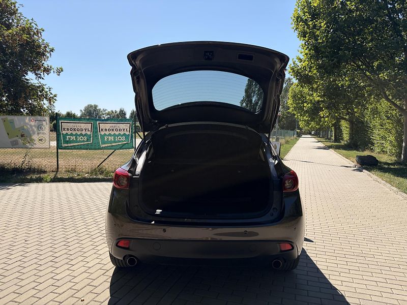 Mazda 3 2.0 Center-Line - fotka 12 z 20