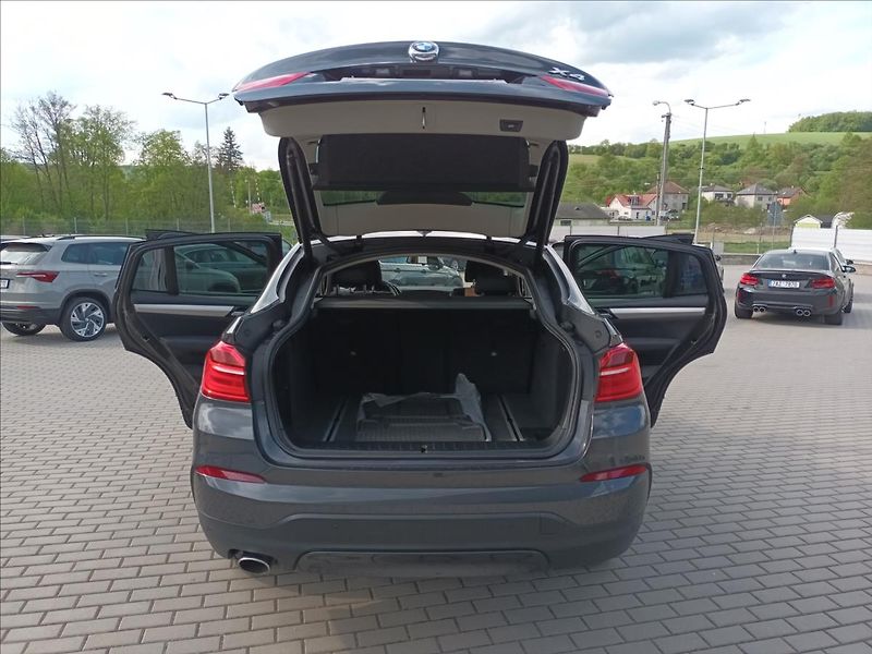 BMW X4 2,0 xDrive20d,MANUÁL,NAVI, - fotka 18 z 41