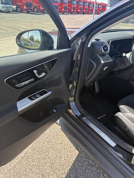 Mercedes-Benz GLC (2025) 220d 4MATIC - fotka 12 z 15