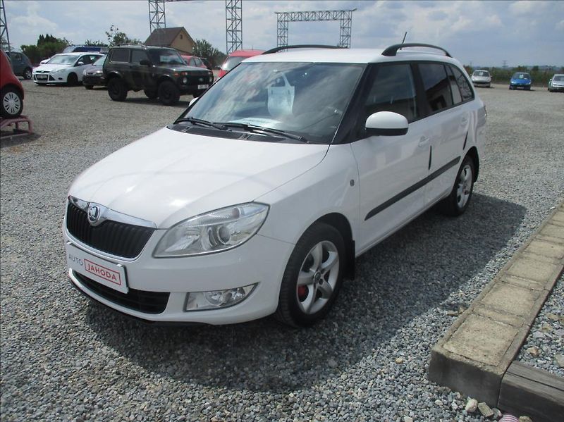 Škoda Fabia 1,4 i 16v, klima,servis,tažné, - fotka 3 z 34