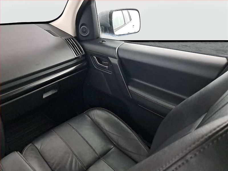 Land Rover Freelander (2013) 2.2 TD4, 4X4, Automat, Xenony - fotka 8 z 20