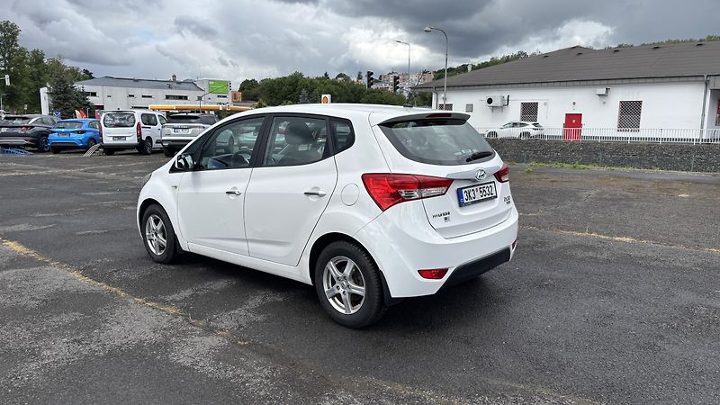 Hyundai ix20 (2013) 1,4CRDi TRIKOLOR - fotka 2 z 17