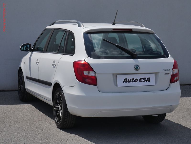Škoda Fabia (2012) 1.6 TDi, Ambiente - fotka 6 z 17