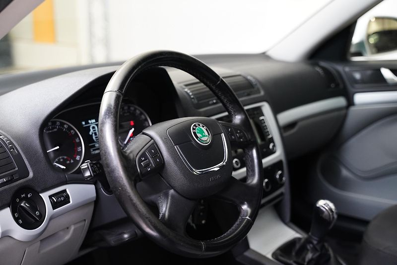 Škoda Octavia - fotka 14 z 27