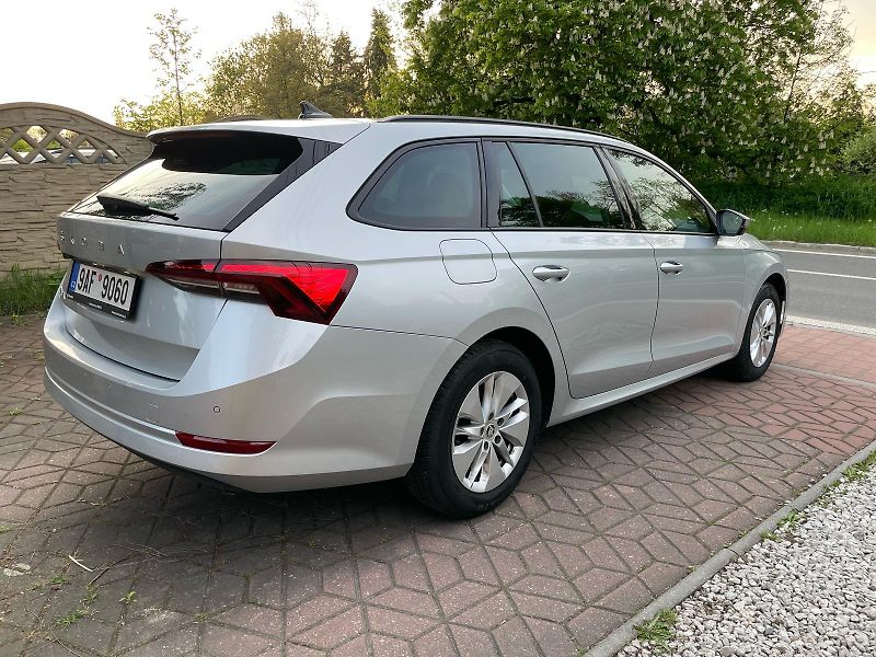 Škoda Octavia 1.5TSi 1.MAJ ČR NEBOUR. ZÁRUKA - fotka 6 z 20