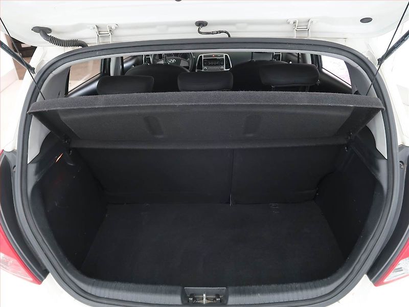 Hyundai i20 (2013) 1.2, Serv.kniha, Eko.zaplacen - fotka 14 z 15