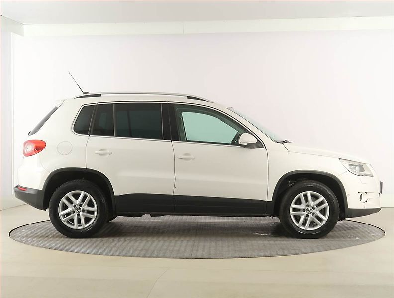 Volkswagen Tiguan (2009) 2.0 TDI, 4X4, Automat, Navi - fotka 6 z 22