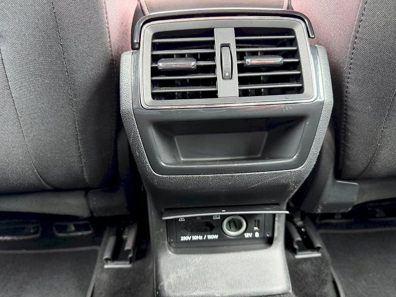 Škoda Karoq (2019) 2.0 TDI 110kW 4x4 Style ACC Si - fotka 27 z 35
