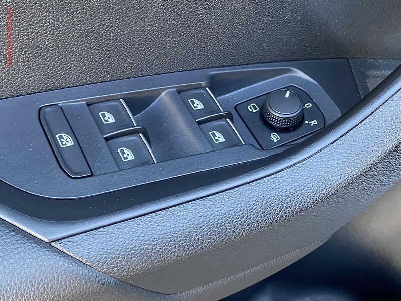 Škoda Karoq (2018) 2.0 TDi 4x4, Style, +ALU - fotka 11 z 16