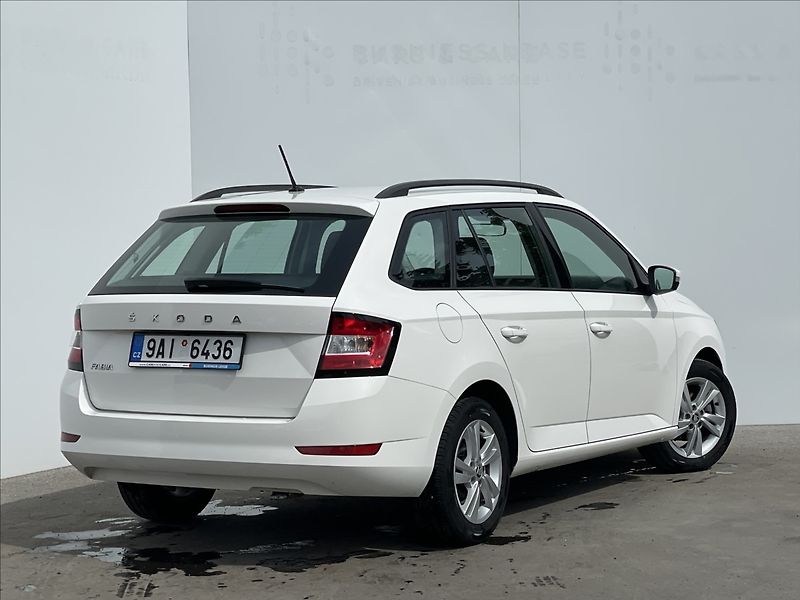 Škoda Fabia 1,0 TSI Combi Ambition Plus - fotka 3 z 23