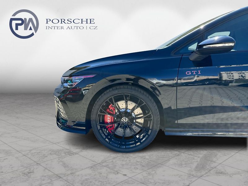 Volkswagen Golf Clubsport 2,0 TSI 7DSG - fotka 9 z 24