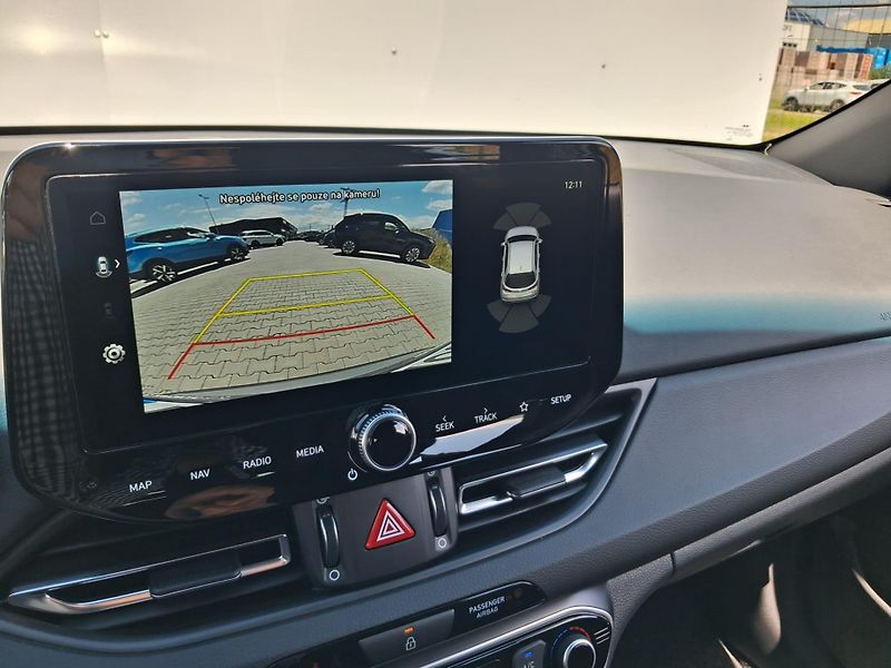 Hyundai i30 1.5 T-GDI MHEV DCT N-Line - fotka 17 z 23