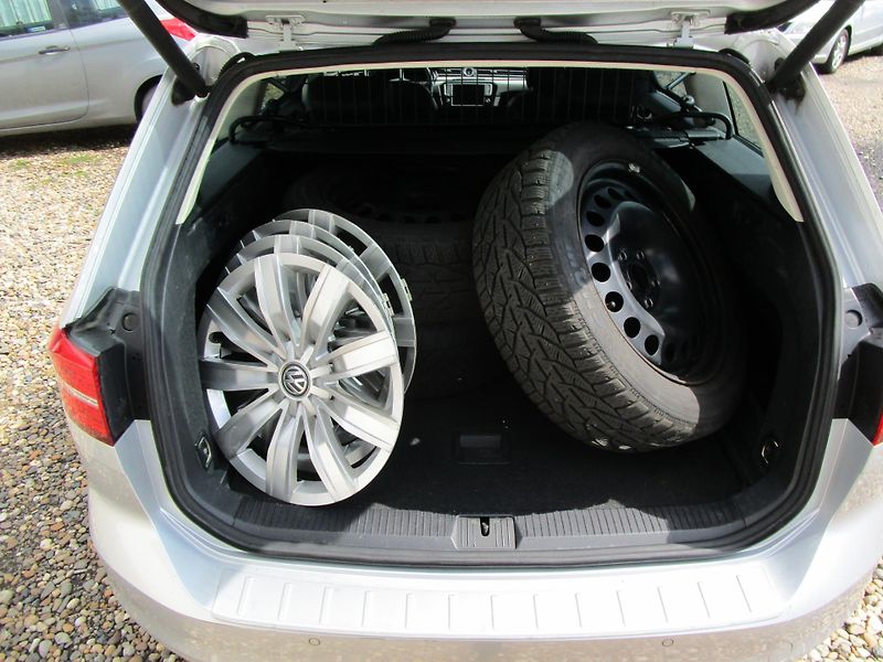 Volkswagen Passat 1,6TDI-88KW-DSG+ZÁVĚS - fotka 6 z 17