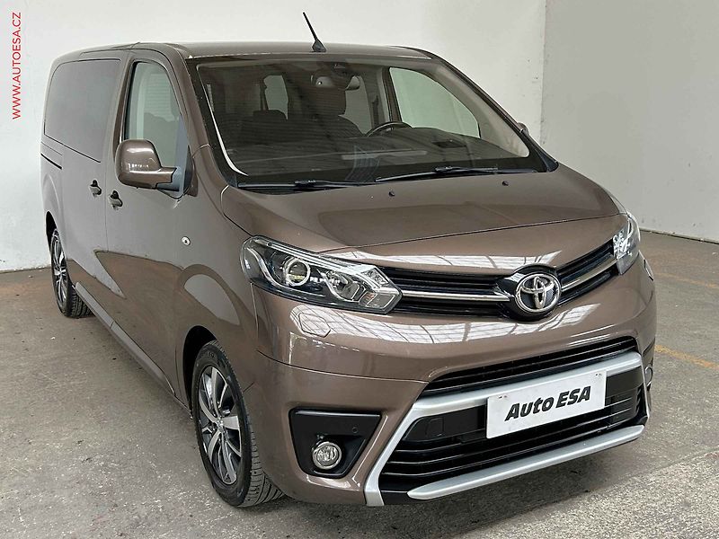 Toyota ProAce Verso (2019) 2.0HDi L2 8míst, ČR, Family - fotografie inzerátu