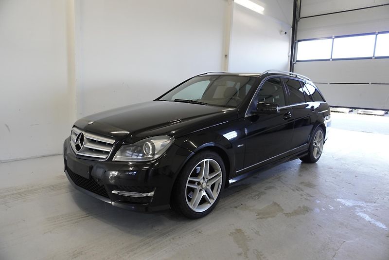 Mercedes-Benz Třídy C 250 2.2CDi 125 kW AUTOMAT - fotka 1 z 33