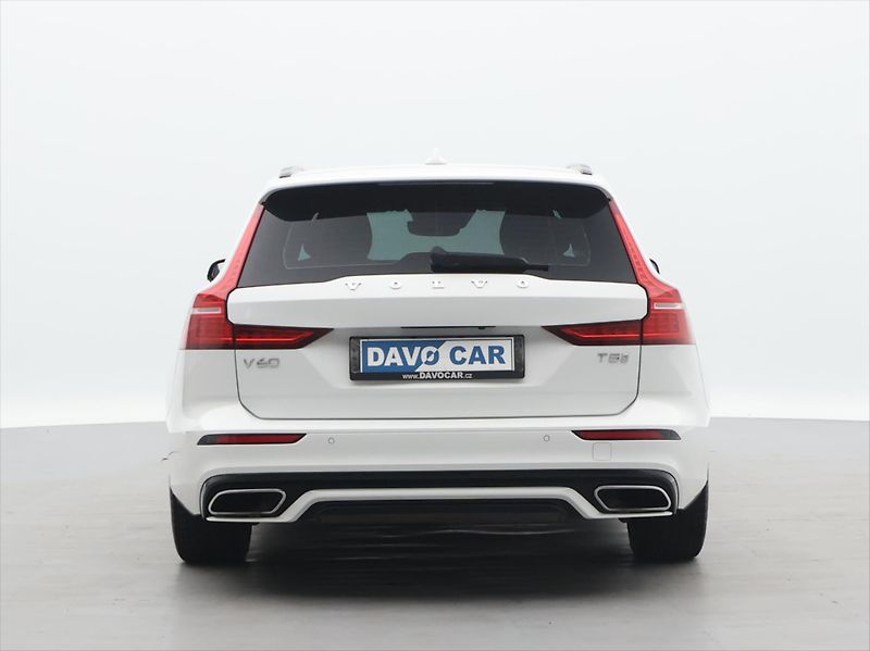 Volvo V60 2,0 T5 184kW Drive-E R-Design - fotka 7 z 34