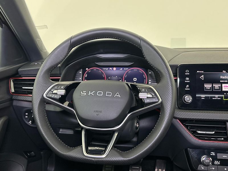 Škoda Kamiq Monte Carlo - fotka 18 z 30