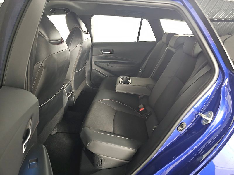 Toyota Corolla (2024) 2.0HEV 197k GR Dynamic - fotka 7 z 28