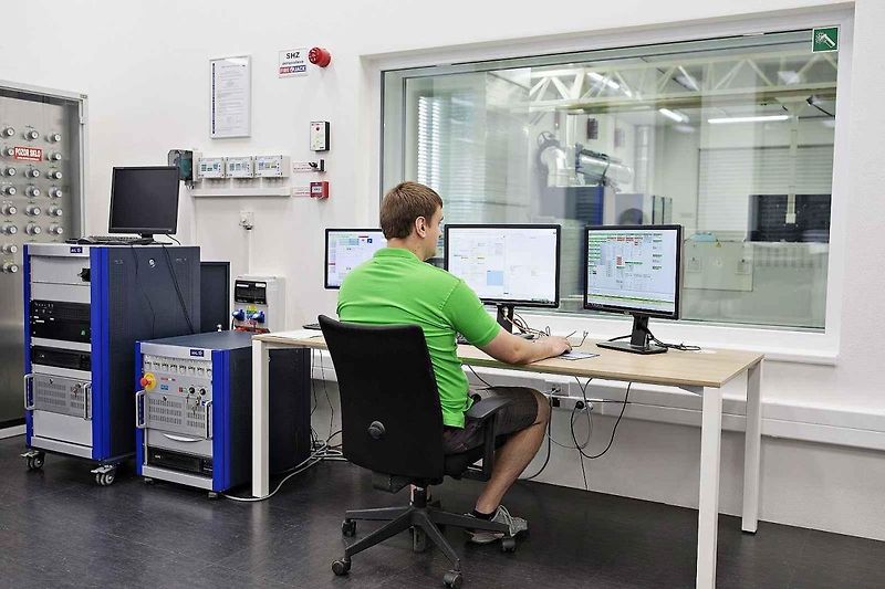 Měření emisí vozů v laboratoři i na silnici