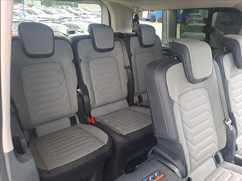 Ford Tourneo Custom 2,0 EcoBlueTitanium X L2 AWD - fotka 9 z 29