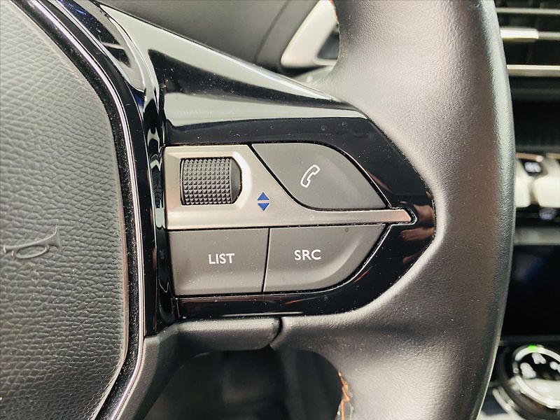 Peugeot 3008 1,2 PureTech 96kW Active - fotka 15 z 28
