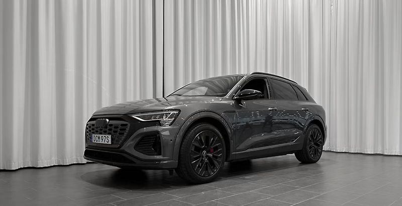 Audi Q8 e-tron 55 Q 360k Pano Matrix 4 zóny   - fotka 1 z 18