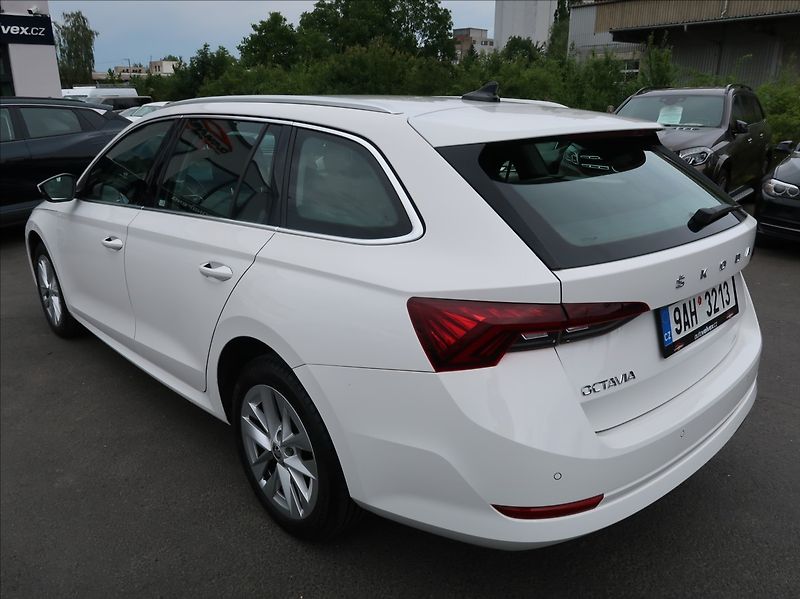 Škoda Octavia 2,0 TDi,1majČR,Style,S.kn.,DPH - fotka 4 z 27