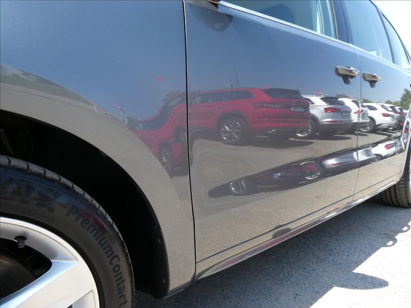 Volkswagen Sharan 2,0 TDi 110kW webasto, 2x kola - fotka 15 z 50