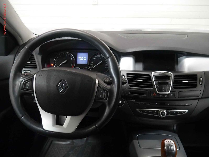 Renault Laguna (2008) 2.0 dCi, ČR, STK5/28 - fotka 11 z 21