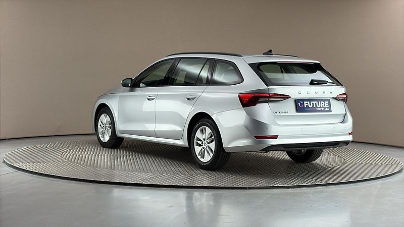 Škoda Octavia 2.0 TDI Ambition Combi - fotka 2 z 25