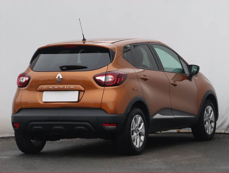 Renault Captur (2018) Limited 0.9 TCe, Serv.kniha - fotka 5 z 21