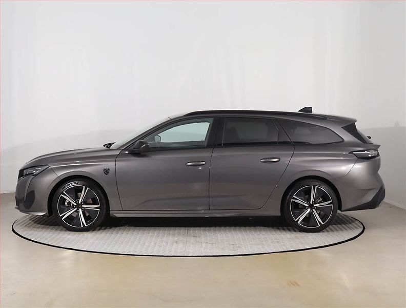 Peugeot 308 (2023) GT 1.2 PureTech - fotka 3 z 25