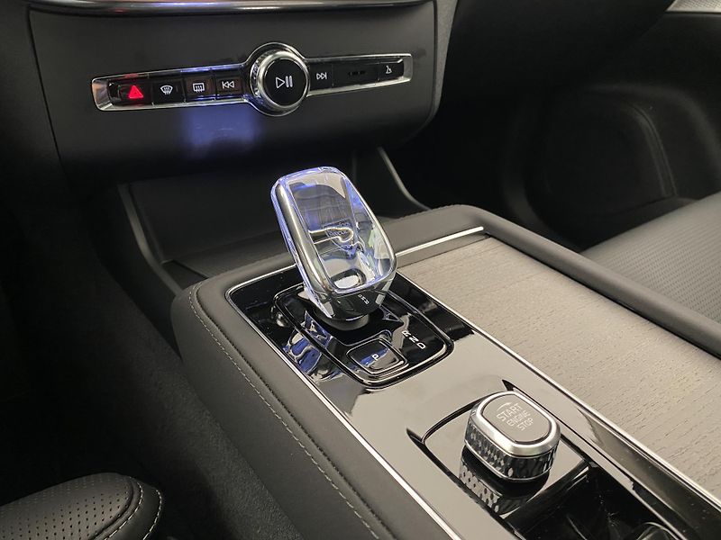 Volvo XC90 T8 AWD PLUG-IN ULTIMATE BRIGHT - fotka 27 z 74