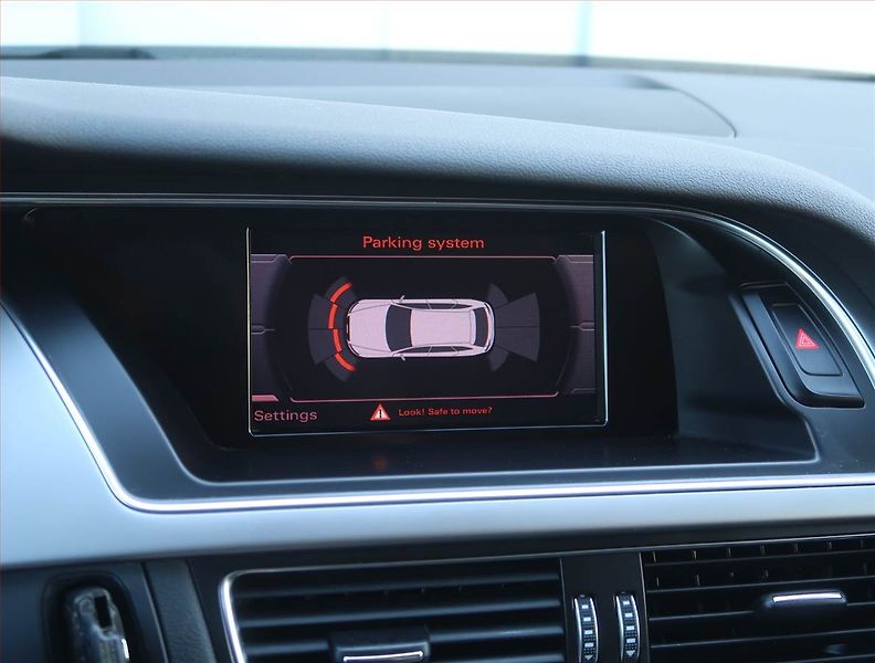 Audi A4 (2013) S-Line 2.0 TDI, 4X4, Automat - fotka 19 z 19
