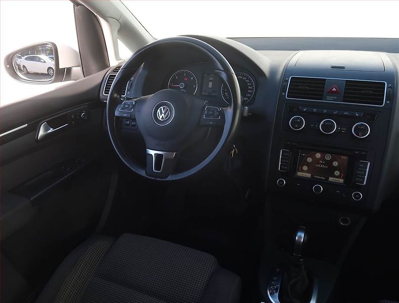 Volkswagen Touran (2014) Highline 2.0 TDI, Automat - fotka 7 z 22