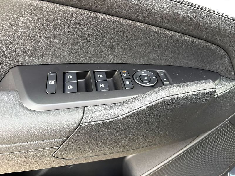 Kia Sportage (2027) 1,6 T-GDi GPF HEV 4x2 6AT EXCL - fotka 9 z 12
