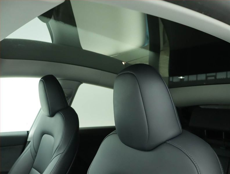 Tesla Model Y (2023) Long Range AWD 79kWh, SoH 93% - fotka 15 z 22